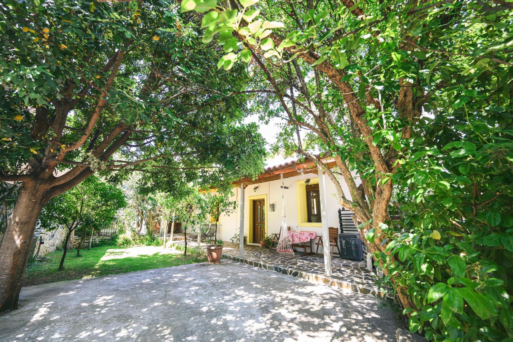Small Villa Gerani Agios Vlasios  Экстерьер фото