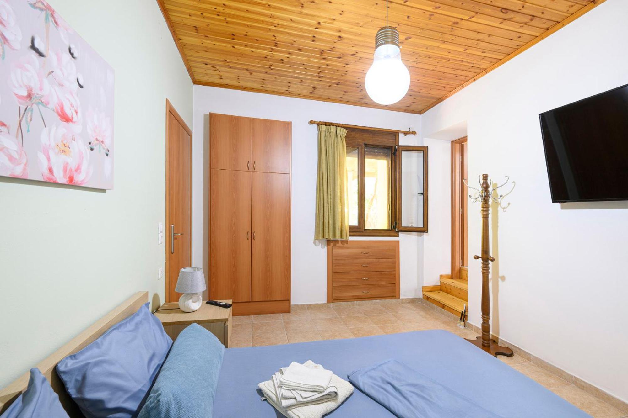 Small Villa Gerani Agios Vlasios  Экстерьер фото
